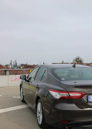 Toyota Camry cena 129000 przebieg: 69050, rok produkcji 2020 z Opoczno małe 704